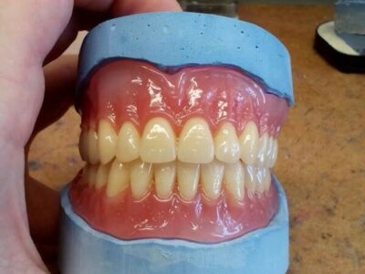 Зубной протезист в Георгиевске